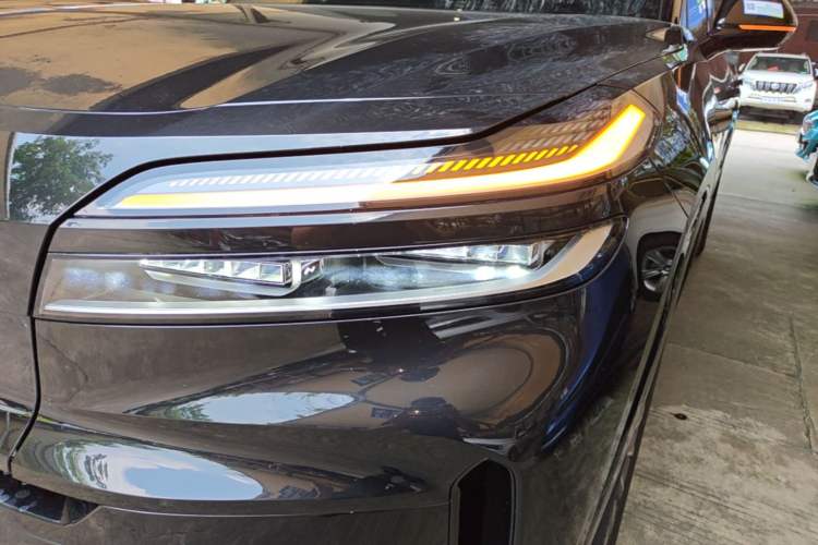 Used ONVO Luxeed L90 2025 Model—Ultra Six-Seater Version Left Front Headlight