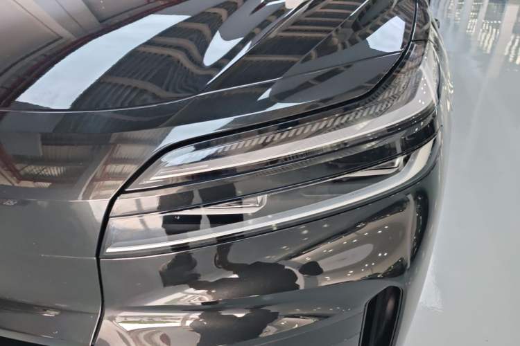 Used ONVO Luxeed L90 2025 Model—Max Six-Seater Version Left Front Headlight