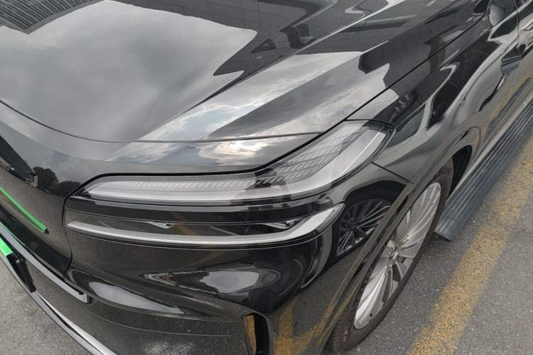Used ONVO Luxeed L90 2025 Model Ultra Six-Seater 60-degree Battery Edition Left Front Headlight