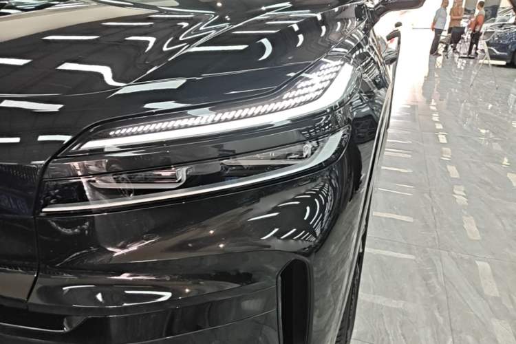 Used ONVO Luxeed L90 2025 Model—Black Knight Special Edition—Six-Seater Left Front Headlight