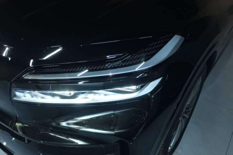 Used ONVO Luxeed L90 2025 Model—Ultra Six-Seater Version Left Front Headlight
