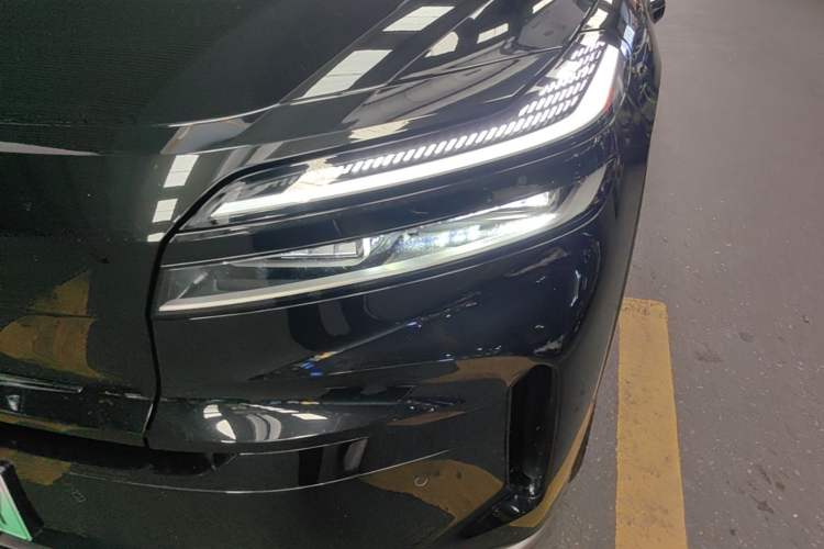 Used ONVO Luxeed L90 2025 Model—Ultra Six-Seater Version Left Front Headlight