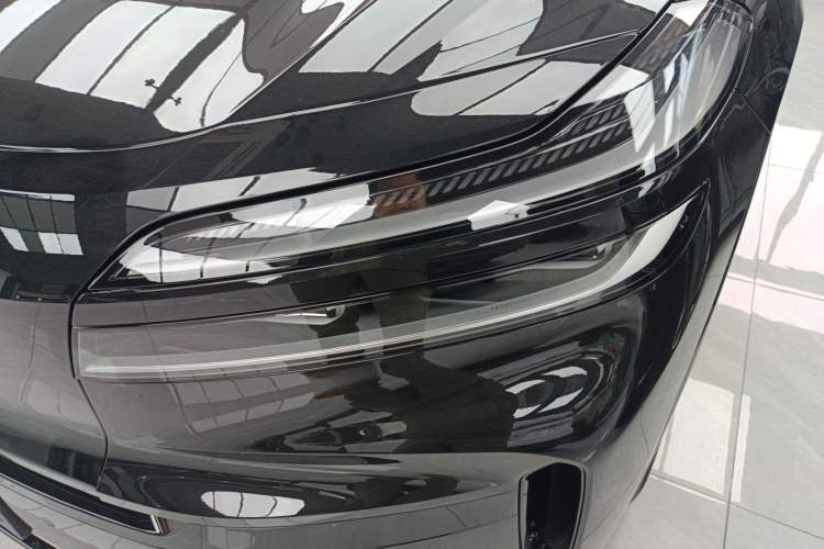 Used ONVO Luxeed L90 2025 Model—Max Six-Seater Version Left Front Headlight