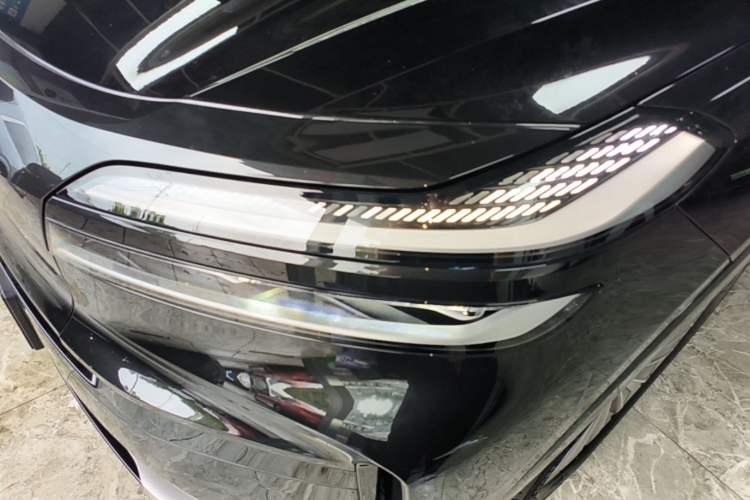 Used ONVO Luxeed L90 2025 Model—Max Six-Seater Version Left Front Headlight