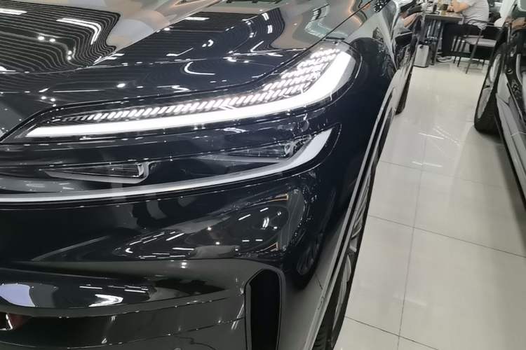 Used ONVO Luxeed L90 2025 Model—Ultra Six-Seater Version Left Front Headlight