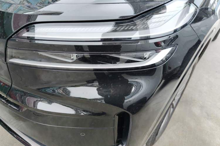 Used ONVO Luxeed L90 2025 Model—Ultra Six-Seater Version Left Front Headlight