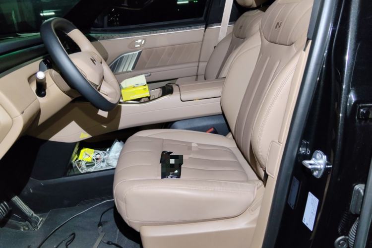 Used ONVO Luxeed L90 2025 Model—Ultra Six-Seater Version Left Front Seat