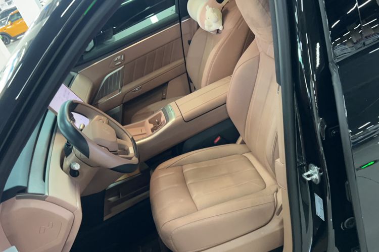 Used ONVO Luxeed L90 2025 Model—Max Six-Seater Version Left Front Seat