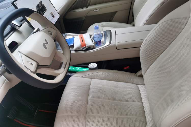 Used ONVO Luxeed L90 2025 Model—Ultra Six-Seater Version Left Front Seat