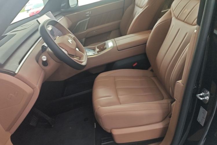 Used ONVO Luxeed L90 2025 Model—Max Six-Seater Version Left Front Seat