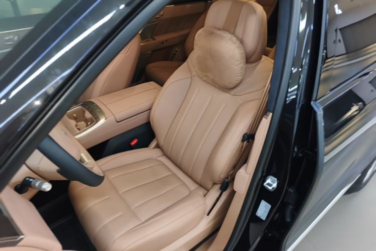 Used ONVO Luxeed L90 2025 Model—Max Six-Seater Version Left Front Seat