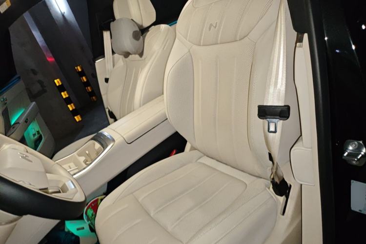 Used ONVO Luxeed L90 2025 Model—Max Six-Seater Version Left Front Seat