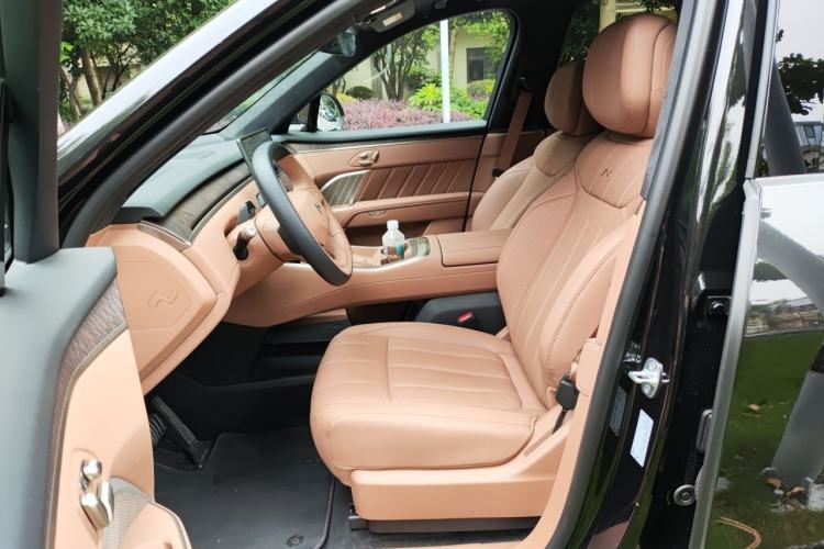 Used ONVO Luxeed L90 2025 Model—Max Seven-Seater Version Left Front Seat