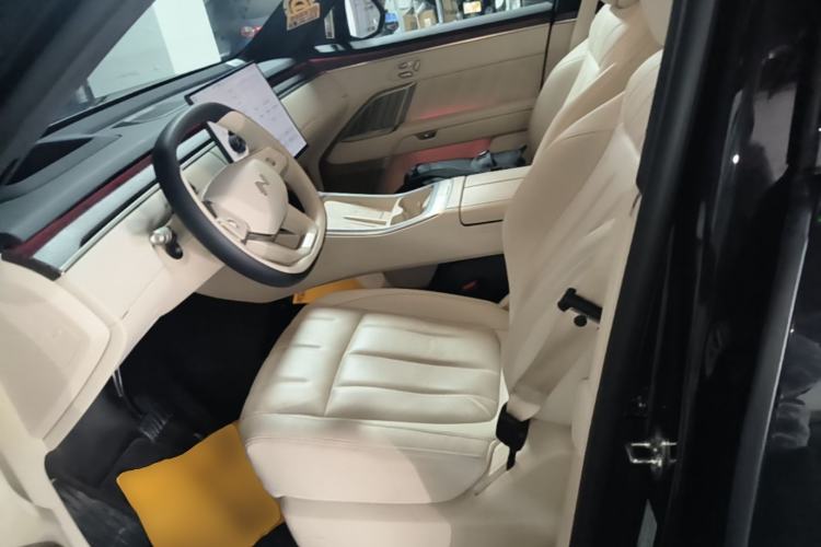 Used ONVO Luxeed L90 2025 Model—Max Six-Seater Version Left Front Seat