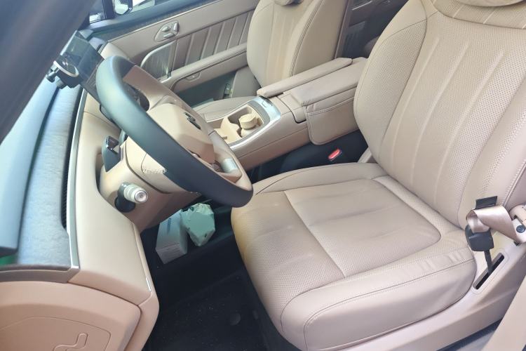 Used ONVO Luxeed L90 2025 Model—Ultra Six-Seater Version Left Front Seat
