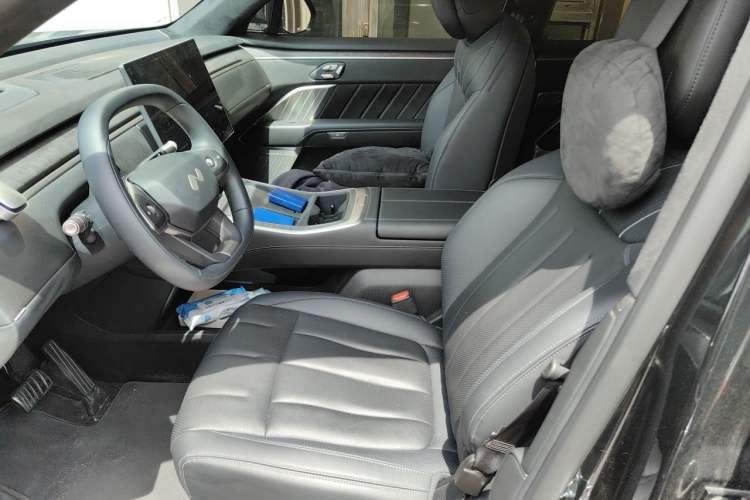 Used ONVO Luxeed L90 2025 Model—Ultra Six-Seater Version Left Front Seat