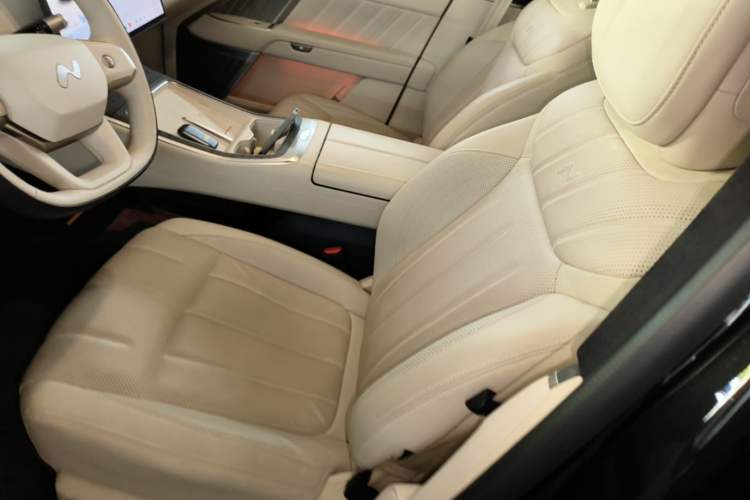Used ONVO Luxeed L90 2025 Model—Ultra Six-Seater Version Left Front Seat