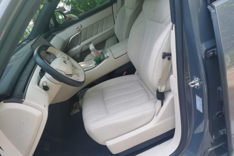 Used ONVO Luxeed L90 2025 Model Max Six-Seater 60-degree Battery Edition Left Front Seat