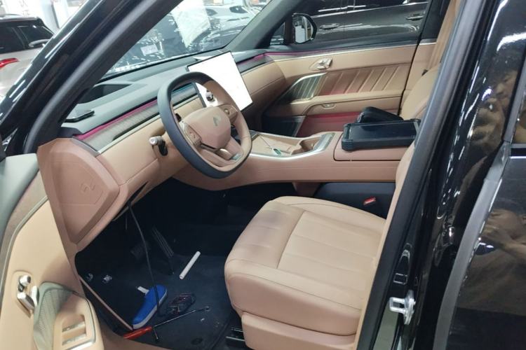 Used ONVO Luxeed L90 2025 Model—Ultra Six-Seater Version Left Front Seat