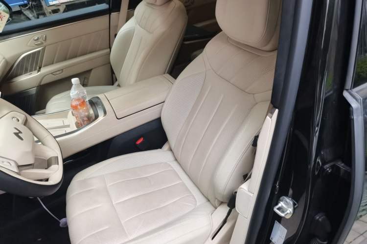 Used ONVO Luxeed L90 2025 Model—Max Six-Seater Version Left Front Seat