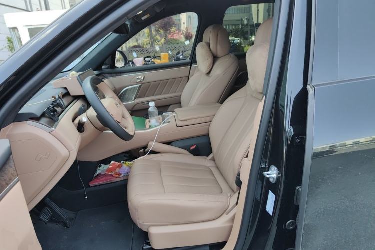 Used ONVO Luxeed L90 2025 Model—Max Six-Seater Version Left Front Seat