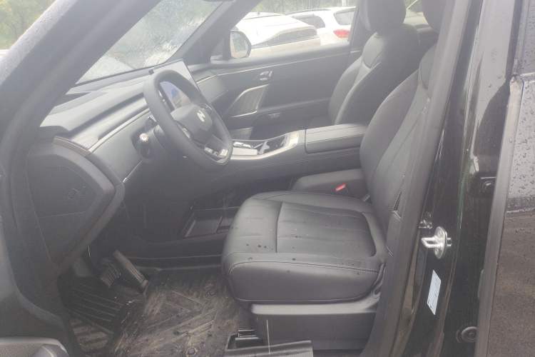 Used ONVO Luxeed L90 2025 Model—Pro Seven-Seater Version Left Front Seat
