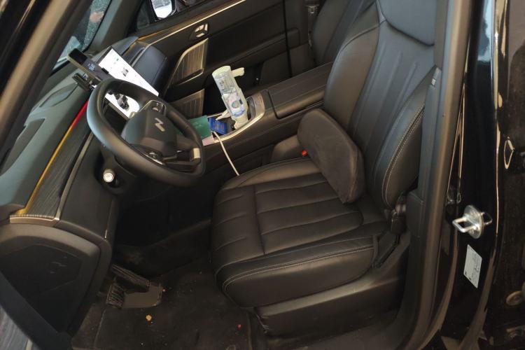 Used ONVO Luxeed L90 2025 Model—Pro Seven-Seater Version Left Front Seat