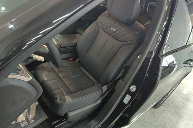 Used ONVO Luxeed L90 2025 Model—Ultra Six-Seater Version Left Front Seat
