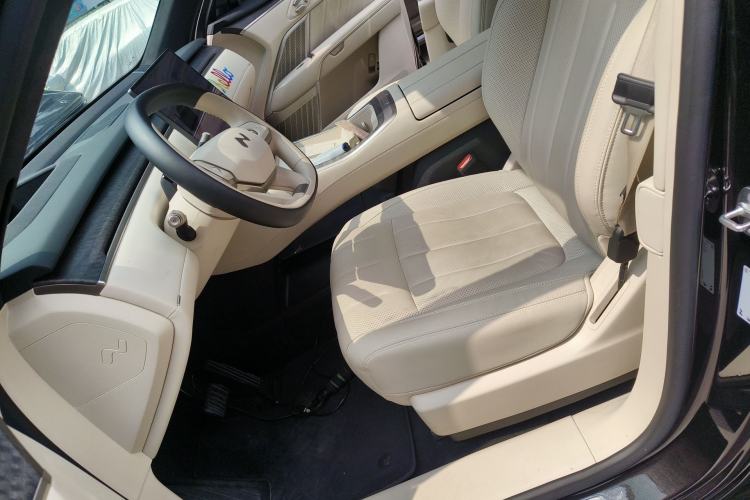 Used ONVO Luxeed L90 2025 Model—Ultra Six-Seater Version Left Front Seat