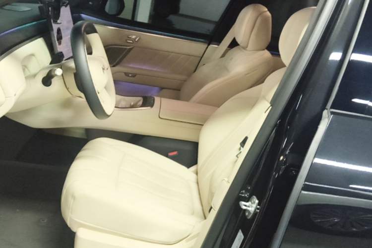 Used ONVO Luxeed L90 2025 Model—Max Six-Seater Version Left Front Seat
