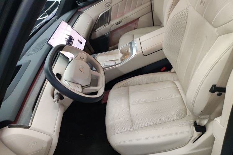 Used ONVO Luxeed L90 2025 Model—Ultra Six-Seater Version Left Front Seat