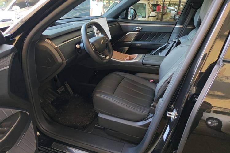 Used ONVO Luxeed L90 2025 Model—Ultra Six-Seater Version Left Front Seat