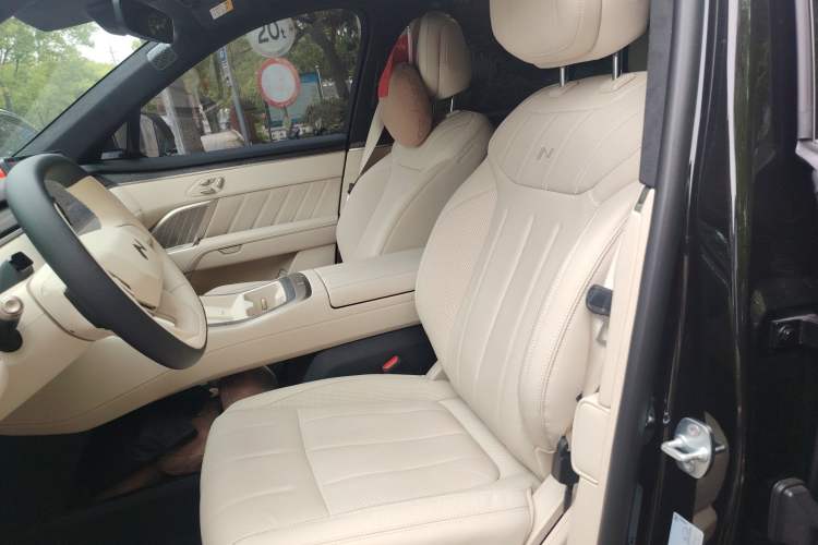 Used ONVO Luxeed L90 2025 Model—Max Seven-Seater Version Left Front Seat