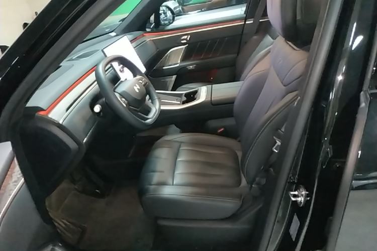 Used ONVO Luxeed L90 2025 Model—Ultra Six-Seater Version Left Front Seat