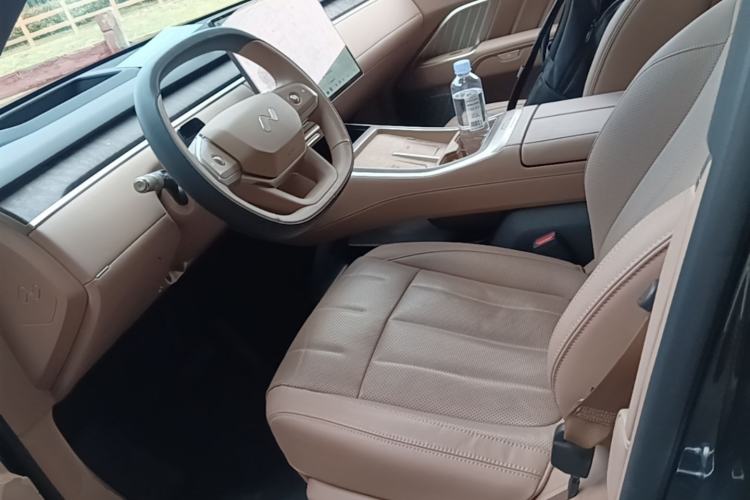 Used ONVO Luxeed L90 2025 Model—Ultra Six-Seater Version Left Front Seat