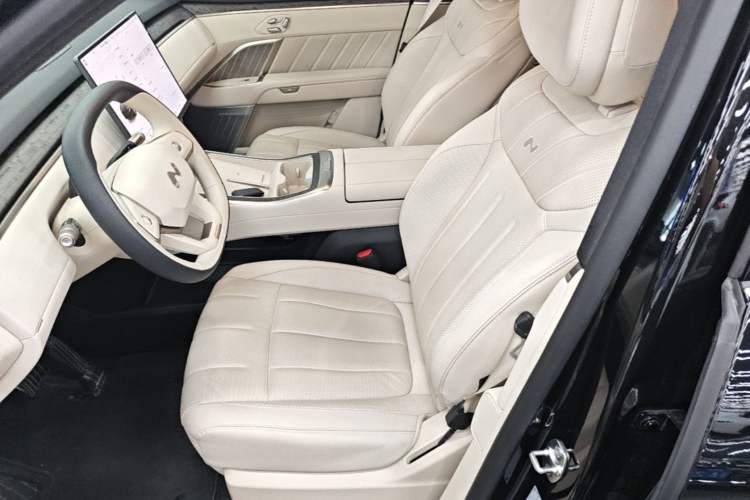 Used ONVO Luxeed L90 2025 Model—Max Six-Seater Version Left Front Seat