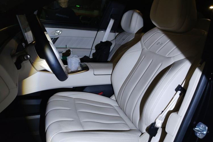 Used ONVO Luxeed L90 2025 Model—Max Six-Seater Version Left Front Seat