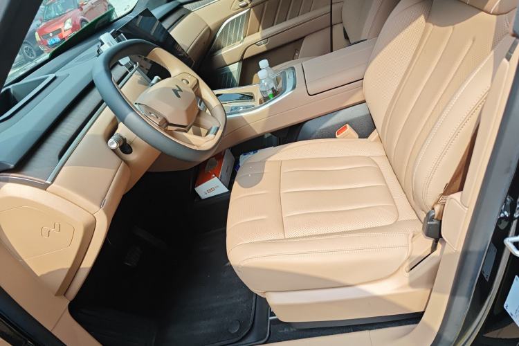 Used ONVO Luxeed L90 2025 Model—Ultra Six-Seater Version Left Front Seat