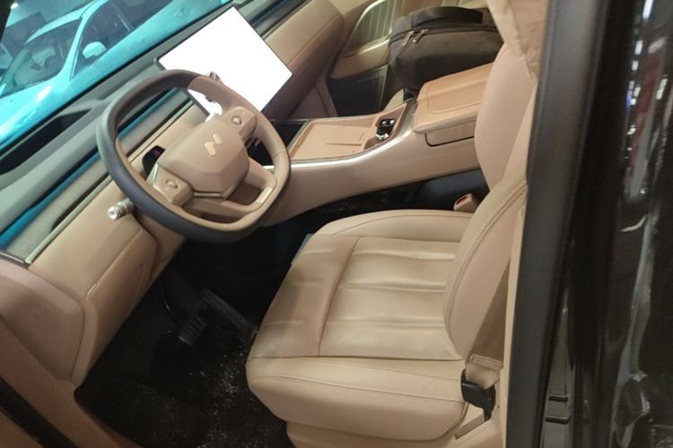 Used ONVO Luxeed L90 2025 Model—Max Six-Seater Version Left Front Seat