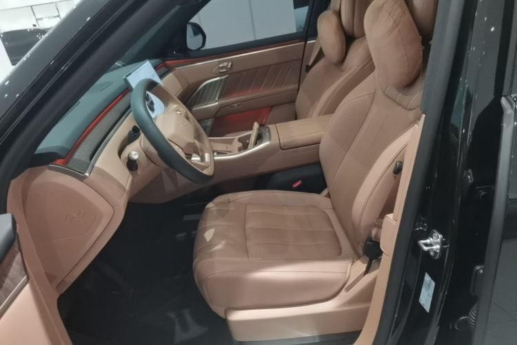 Used ONVO Luxeed L90 2025 Model—Max Six-Seater Version Left Front Seat