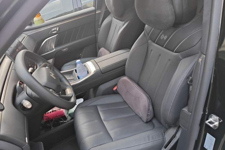 Used ONVO Luxeed L90 2025 Model—Max Six-Seater Version Left Front Seat