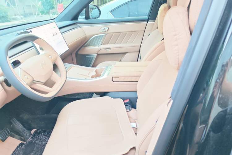 Used ONVO Luxeed L90 2025 Model—Max Six-Seater Version Left Front Seat