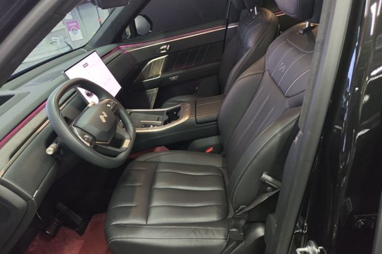 Used ONVO Luxeed L90 2025 Model—Max Six-Seater Version Left Front Seat