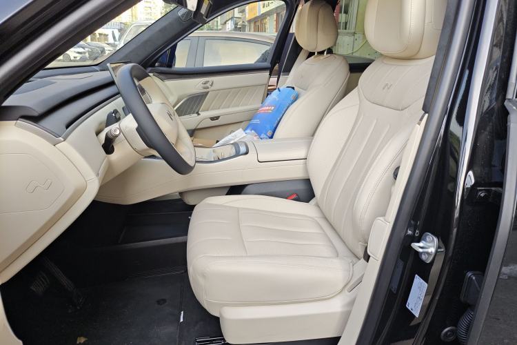 Used ONVO Luxeed L90 2025 Model—Max Seven-Seater Version Left Front Seat