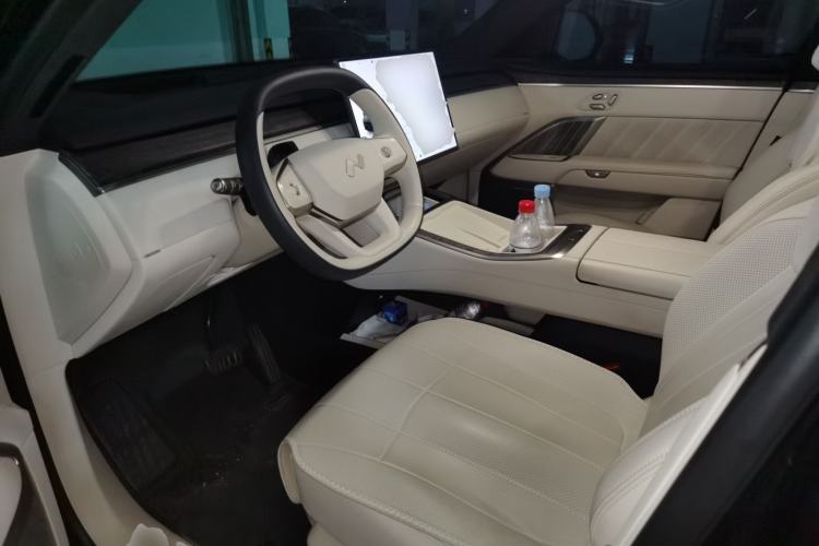 Used ONVO Luxeed L90 2025 Model—Black Knight Special Edition—Six-Seater Left Front Seat