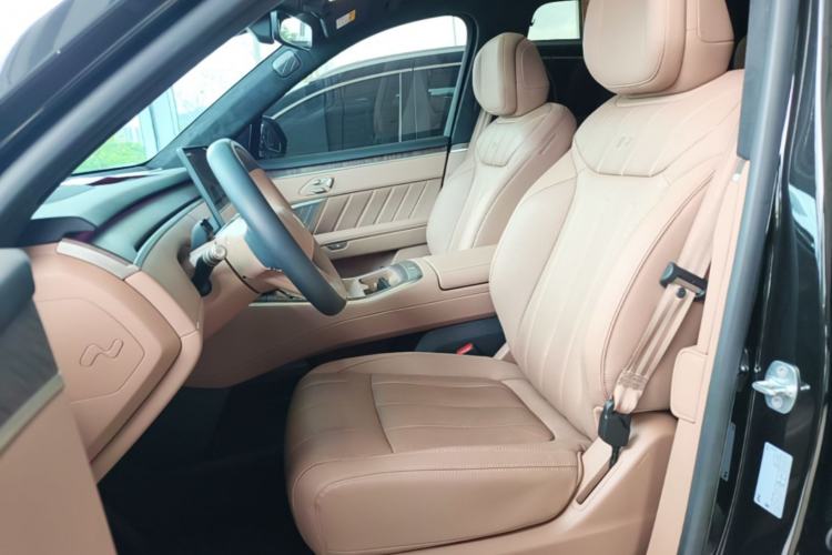 Used ONVO Luxeed L90 2025 Model—Ultra Six-Seater Version Left Front Seat