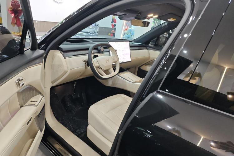 Used ONVO Luxeed L90 2025 Model—Max Six-Seater Version Left Front Seat