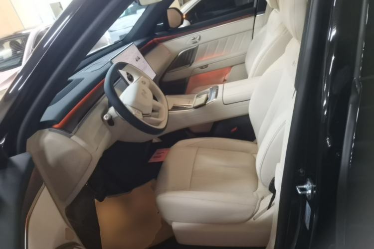 Used ONVO Luxeed L90 2025 Model—Ultra Six-Seater Version Left Front Seat