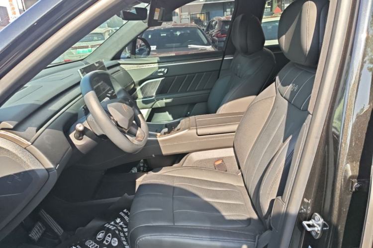 Used ONVO Luxeed L90 2025 Model—Pro Six-Seater Version Left Front Seat