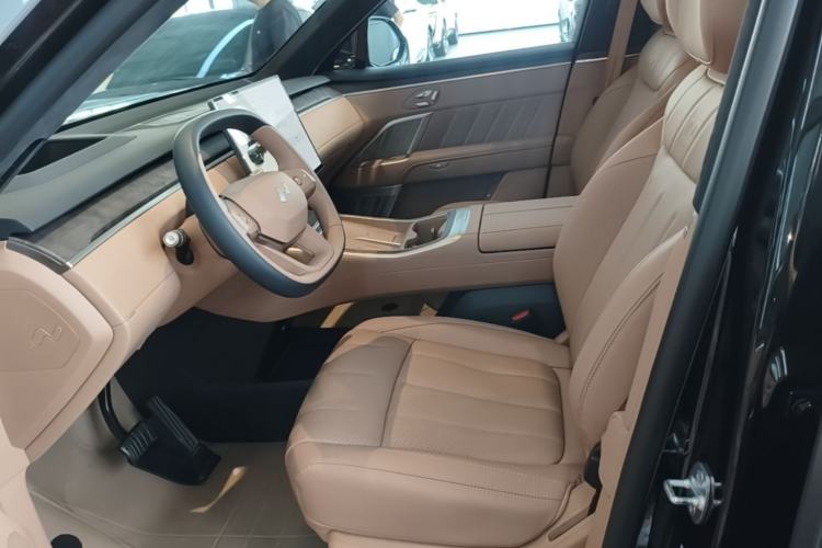 Used ONVO Luxeed L90 2025 Model—Max Six-Seater Version Left Front Seat